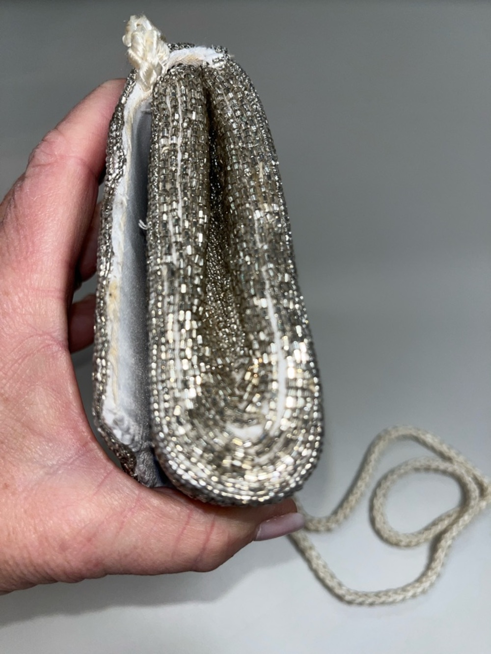La Regale Silver Scallop Beaded Clutch / Shoulder Bag - Picture 10 of 16